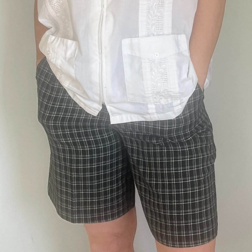 Vintage 80's Lily's of Beverly Hills Women's Plaid Golf Shorts. Size 8.